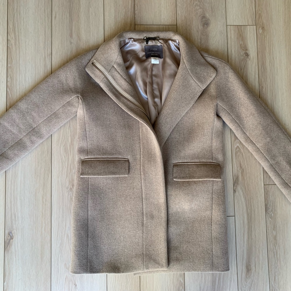 J Crew Stadium cocoon coat size 4 color sandstone